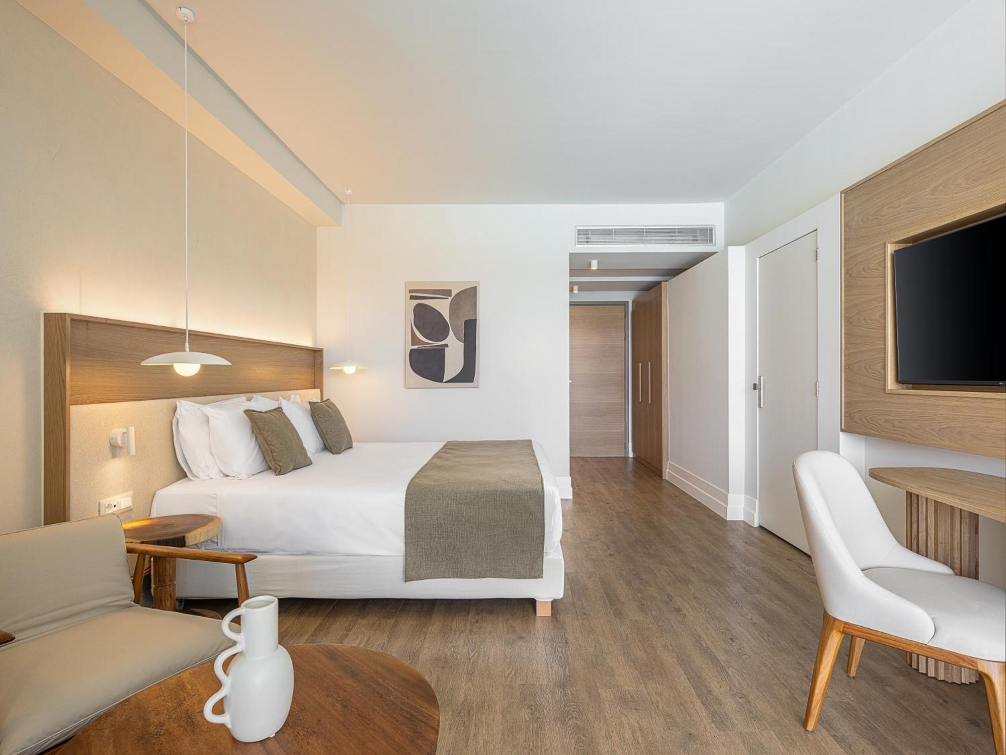 Avra Imperial Resort & Spa Отель
