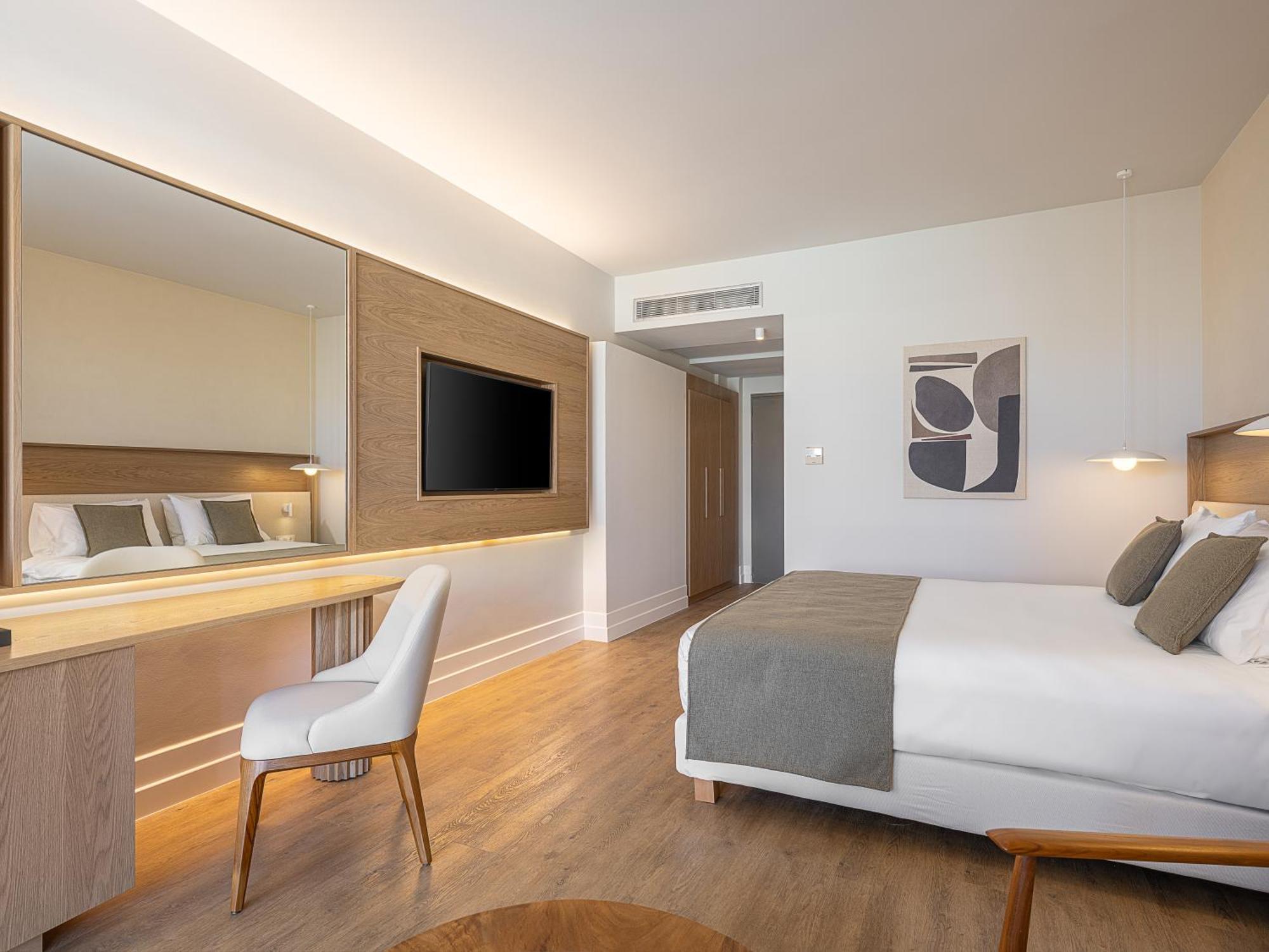 Отель Avra Imperial Resort & Spa 5*