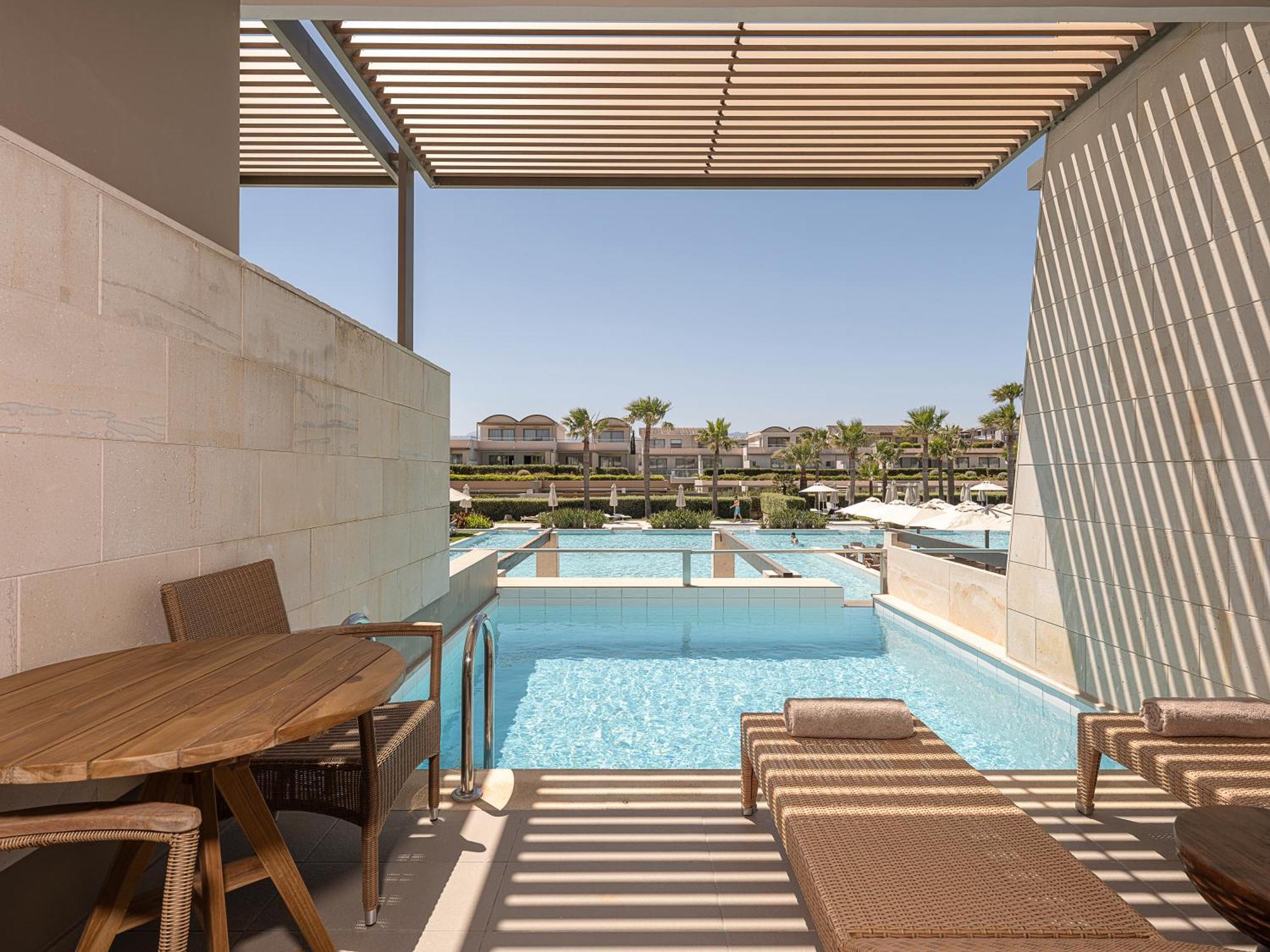 מלון Avra Imperial 5*